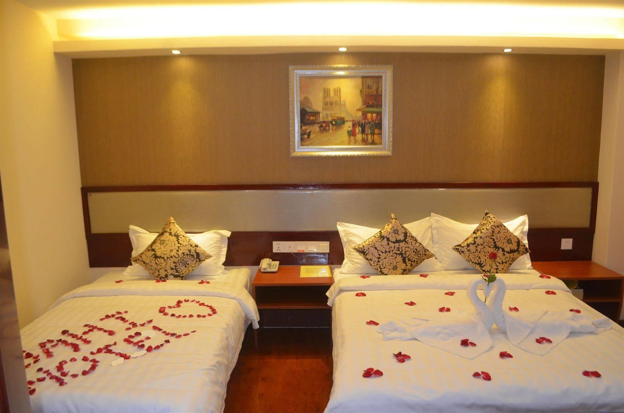Good Luck Hotel Yangon Bagian luar foto