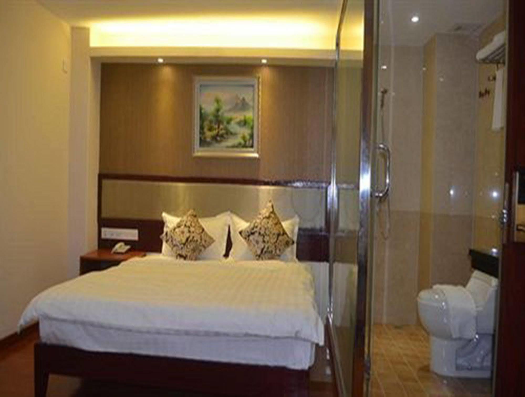 Good Luck Hotel Yangon Bagian luar foto