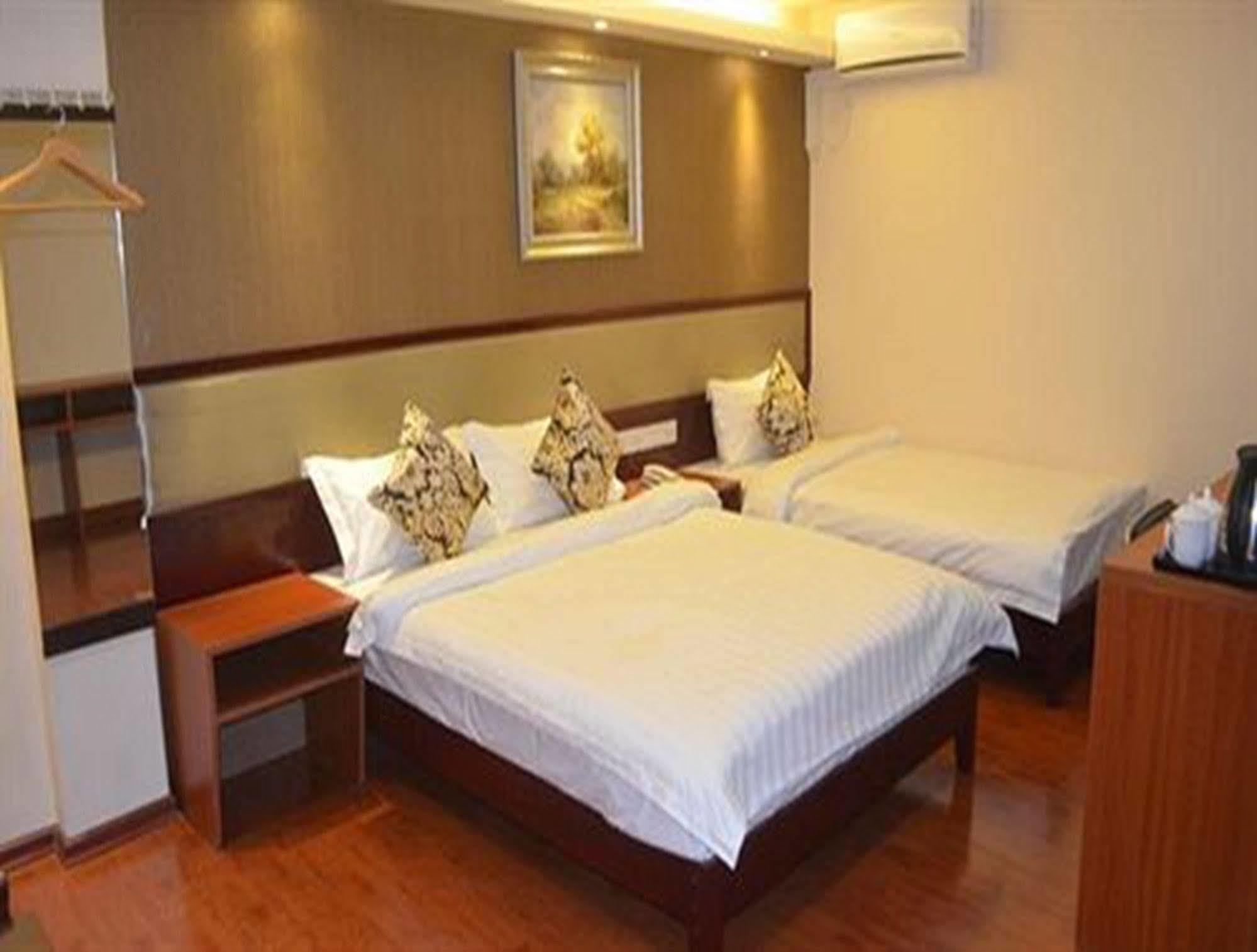 Good Luck Hotel Yangon Bagian luar foto