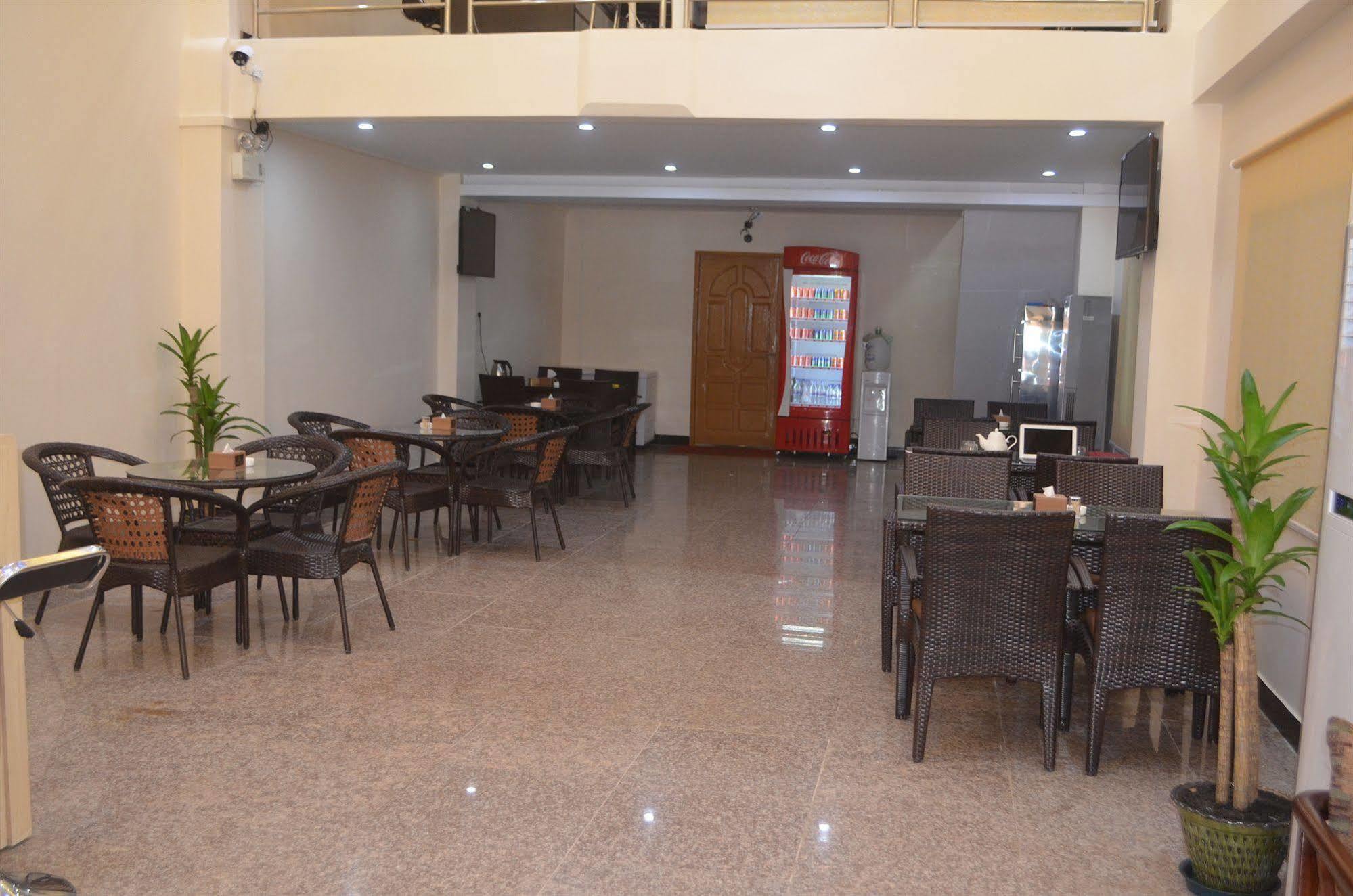 Good Luck Hotel Yangon Bagian luar foto